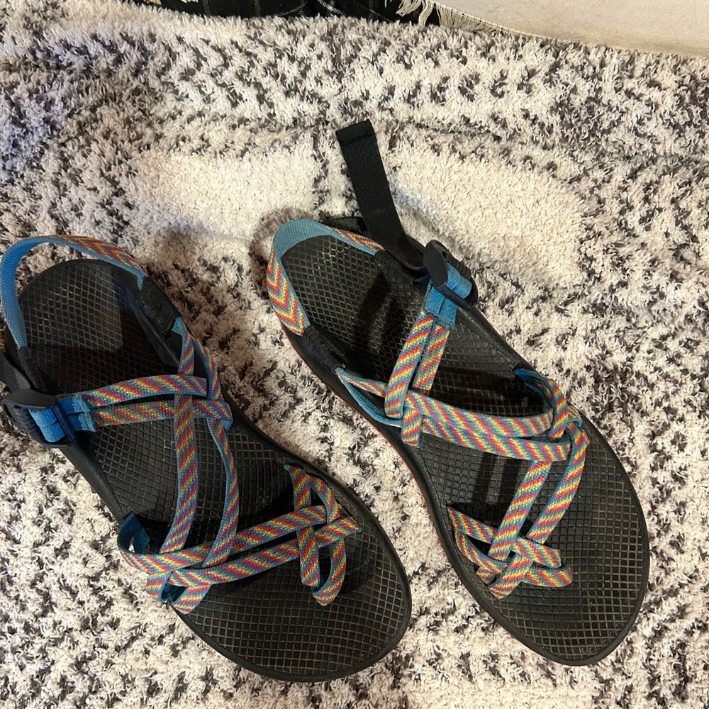 Women’s Chaco sandals with toe loop